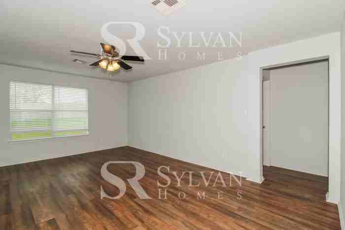 13604 Sierra Wind Ln - Photo 3 of 16