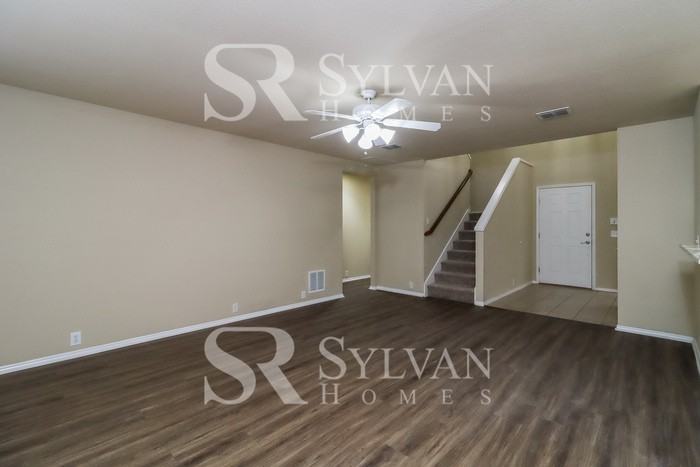 10409 Jaybird Dr - Photo 3 of 17