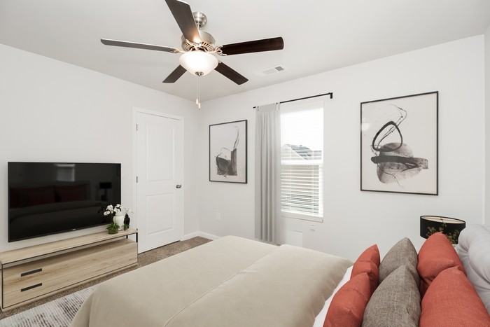 4441 Ben Hill Rd - Photo 7 of 17