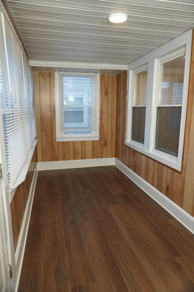 210 Center Street - Photo 3 of 37