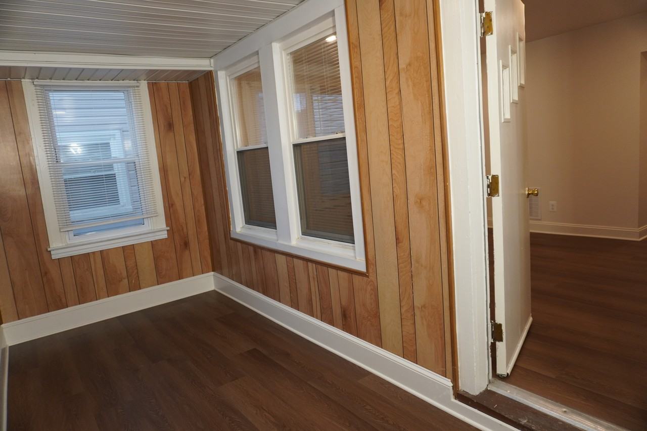 210 Center Street - Photo 6 of 37