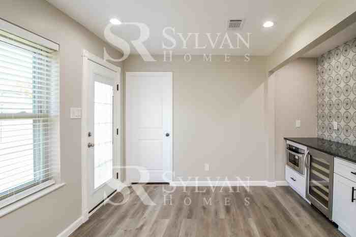 517 Yellowstone Dr - Photo 7 of 16