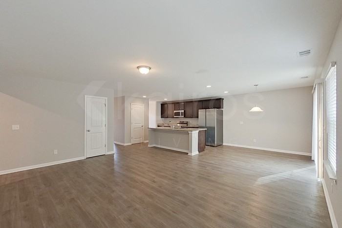 112 Bluff Rd - Photo 4 of 31