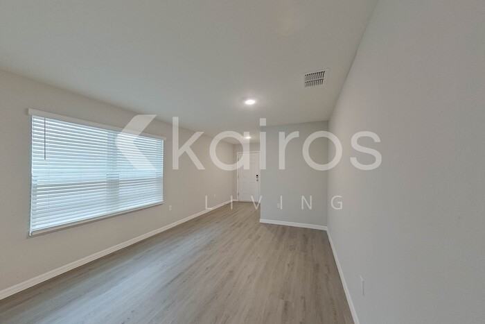 8710 Sw 44th Ct - Photo 5 of 32