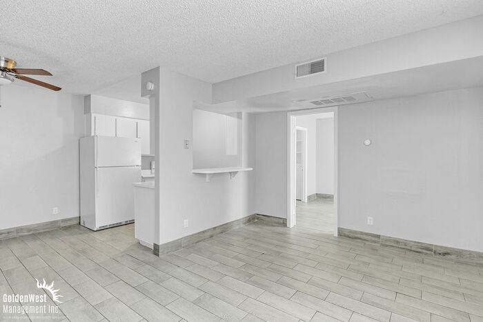 837 East Montecito Avenue #160 - Photo 3 of 16