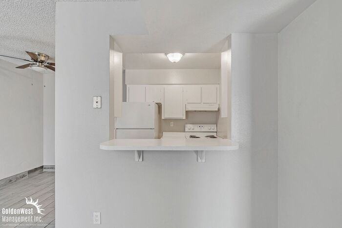 837 East Montecito Avenue #160 - Photo 5 of 16