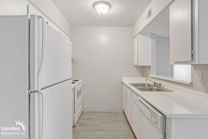 837 East Montecito Avenue #160 - Photo 7 of 16