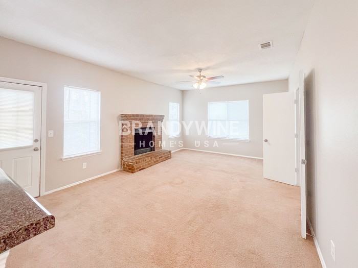 3154 Snapfinger Ln - Photo 4 of 33