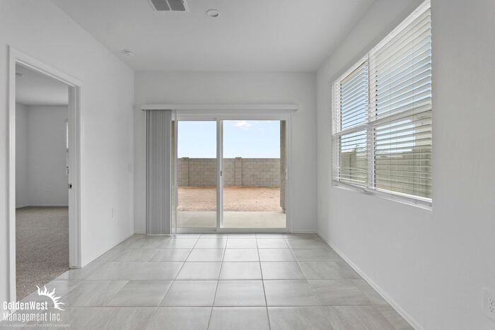 1361 W Hess Ave - Photo 7 of 22