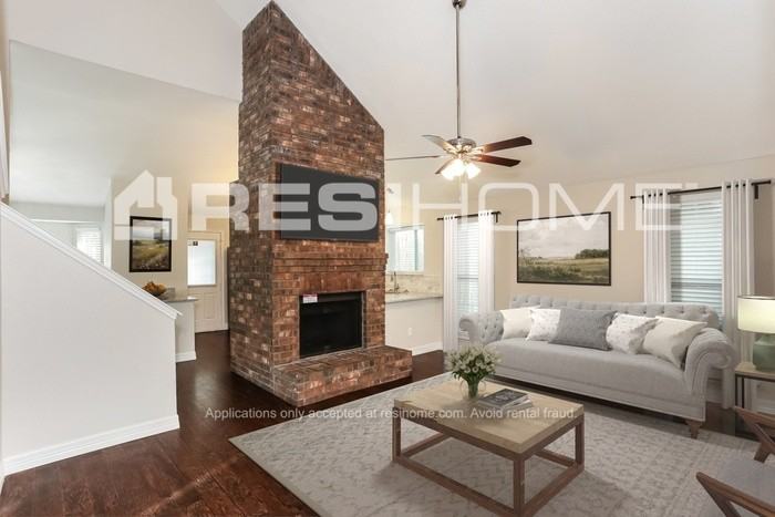 818 Ashmount Ln - Photo 5 of 20