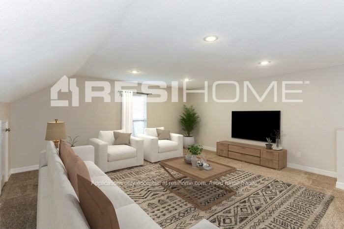 818 Ashmount Ln - Photo 7 of 20