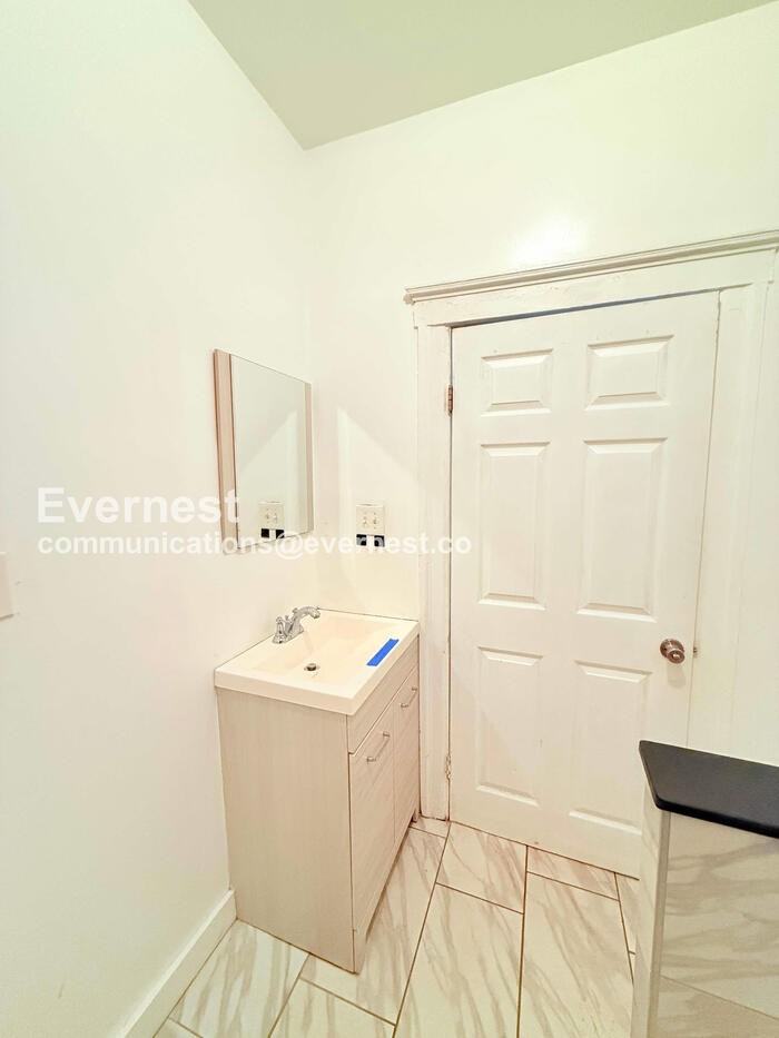 506 Westminster St #2 - Photo 6 of 22