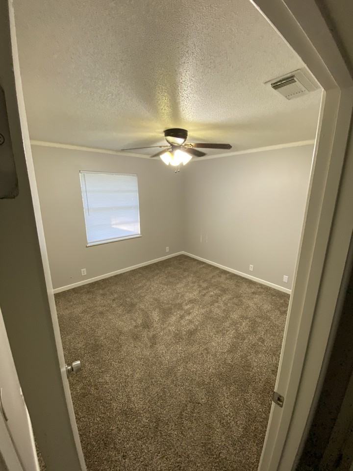 4010 Honeysuckle Ln #NA - Photo 4 of 17