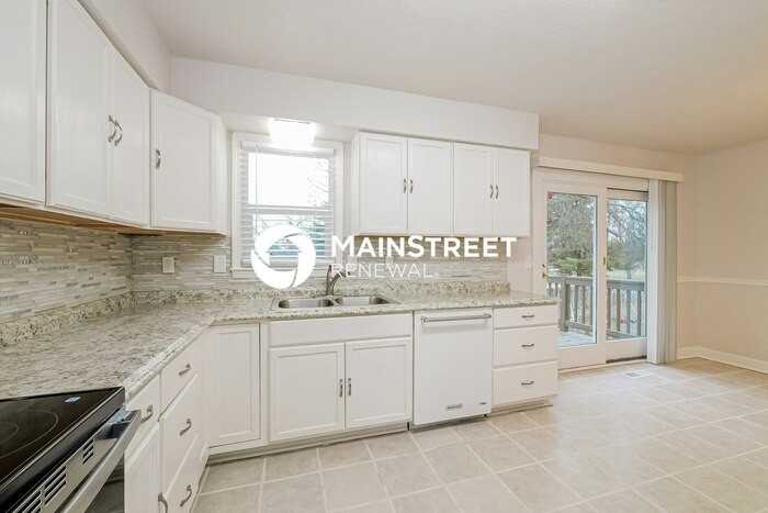 838 East 125th Terrace - Photo 7 of 19