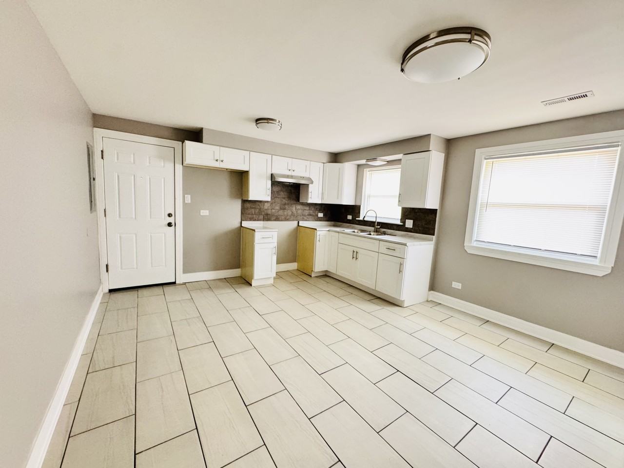 843 W 123rd St #V1 - Photo 4 of 6