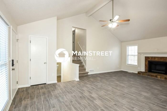 1445 Glynn Oaks Drive Southwest - Photo 2 of 20