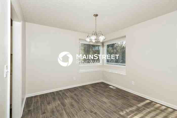 1445 Glynn Oaks Drive Southwest - Photo 6 of 20