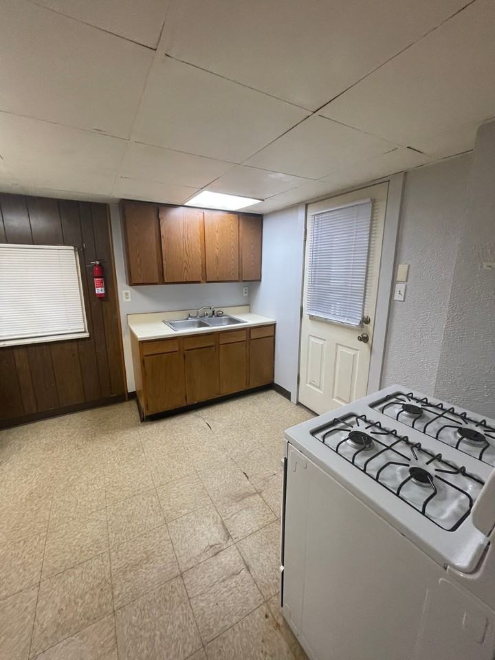 1600 Mcclure St #1stFL - Photo 5 of 21