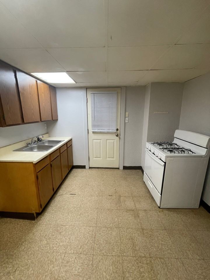 1600 Mcclure St #1stFL - Photo 6 of 21