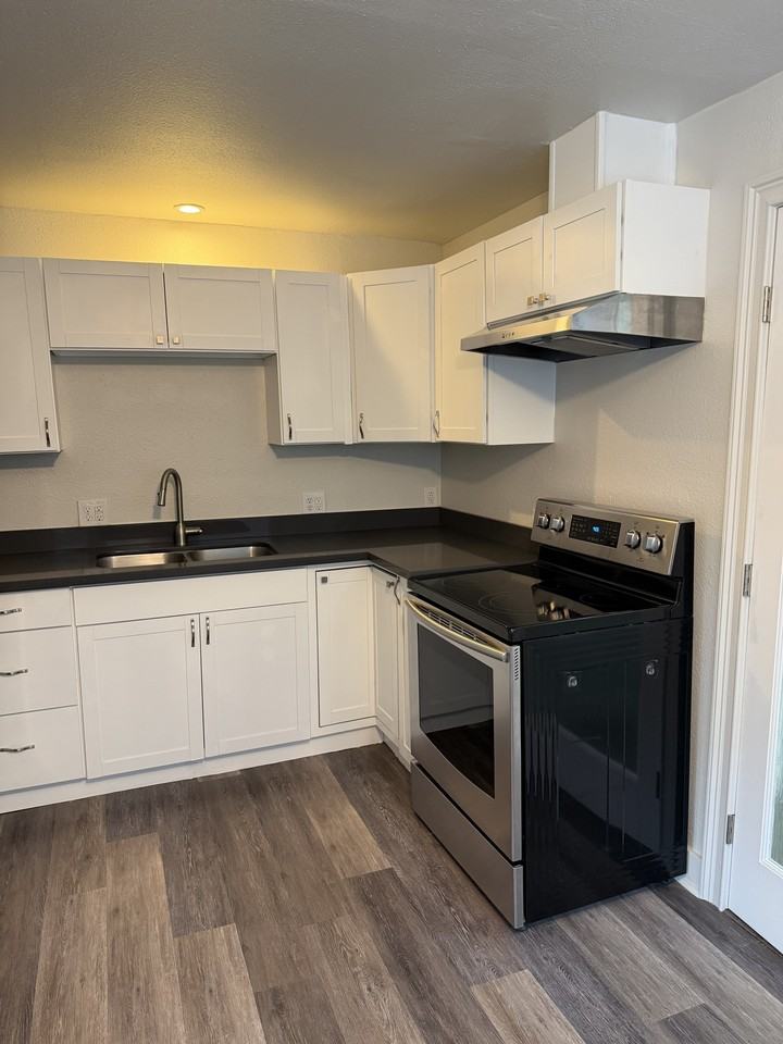 7511 37th St W #NA - Photo 6 of 22