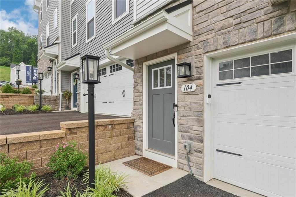 104 Filmore Dr #104 - Photo 2 of 24