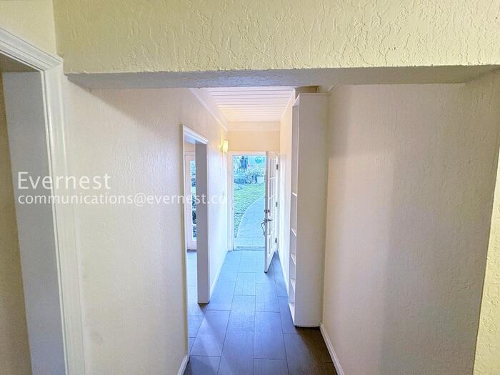 537 Madison St - Photo 5 of 32