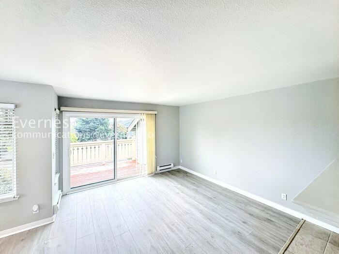 12 Lakeshore Ct - Photo 2 of 19