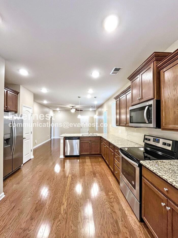 3724 Hoggett Ford Rd - Photo 4 of 29