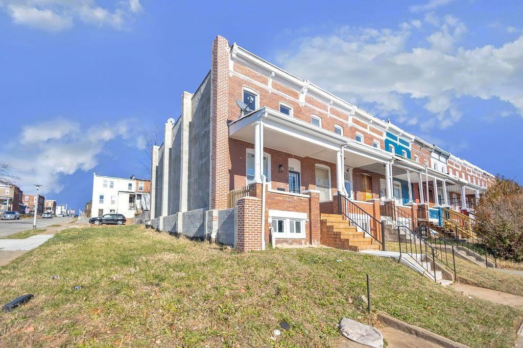 1802 E 29th St - Photo 2 of 11