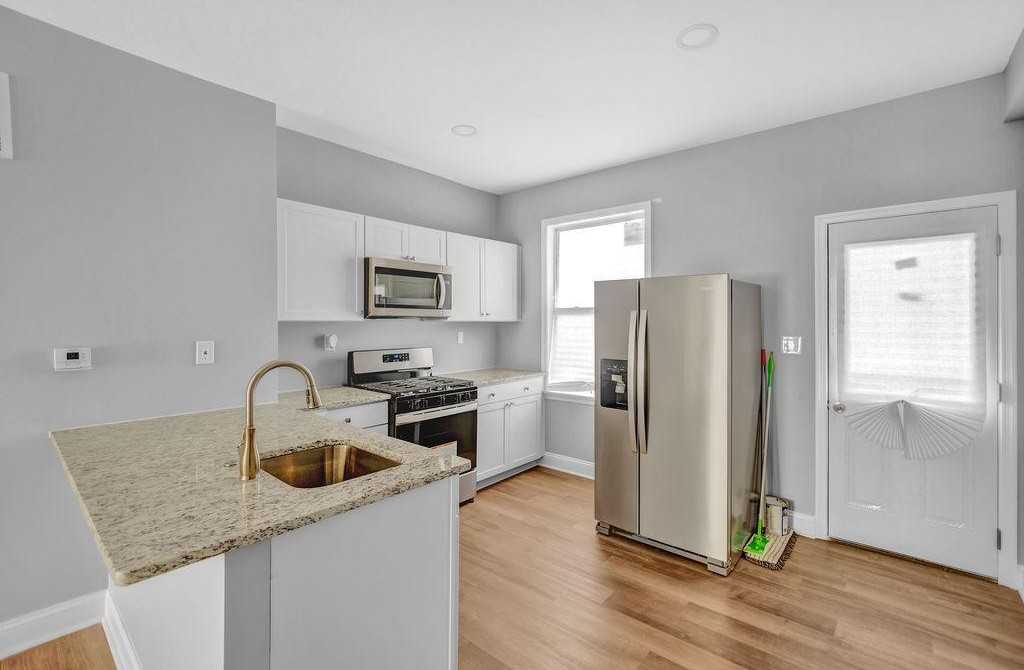 1802 E 29th St - Photo 6 of 11