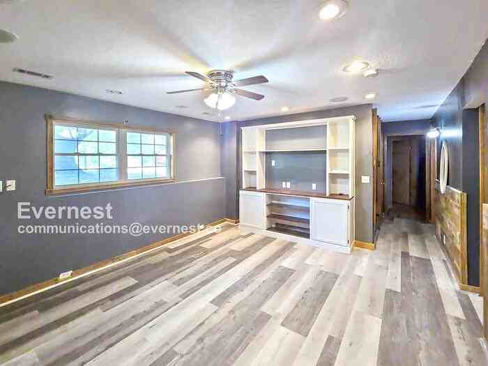 1609 W 26th St - Photo 5 of 31