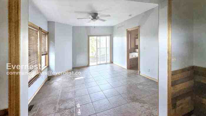 1609 W 26th St - Photo 7 of 31