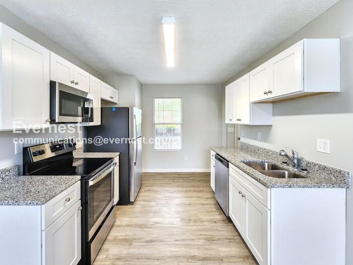 707 Cloverdale Drive - Photo 5 of 26