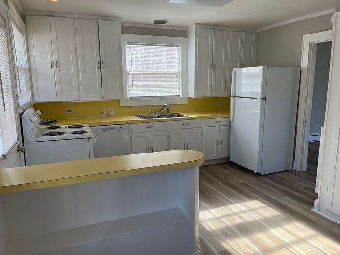 668 North 6th Street - Photo 3 of 9