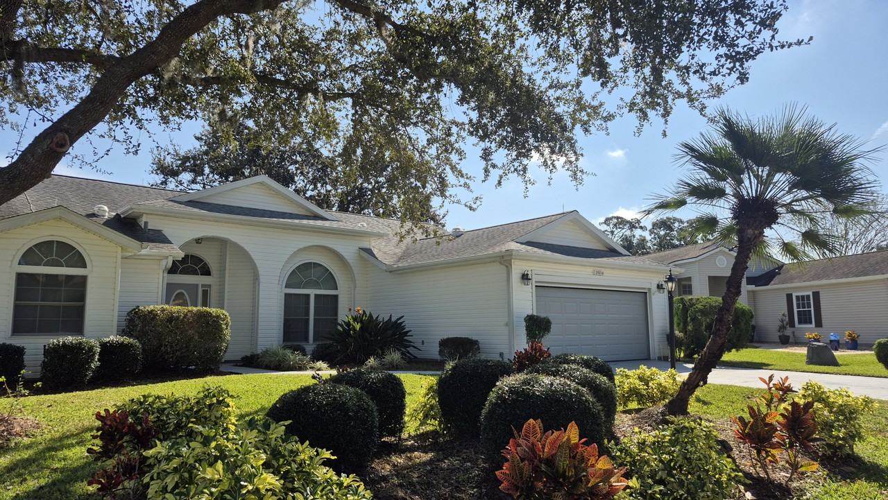 25316 Crestwater Dr #NA - Photo 2 of 15