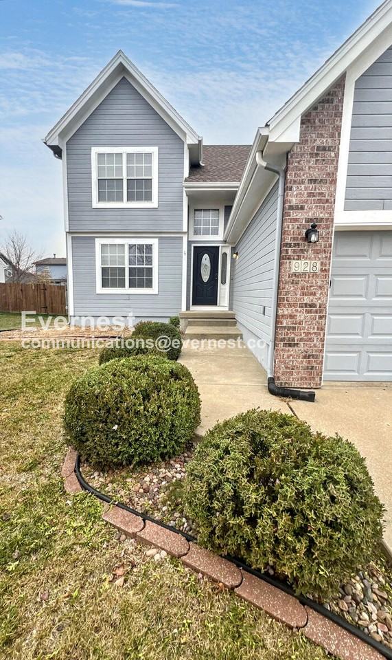 928 Se 12th Ter - Photo 3 of 35