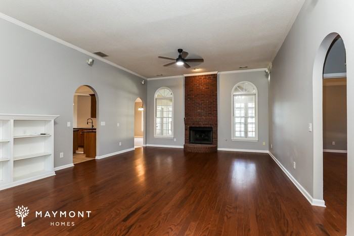 361 Toccoa Pl - Photo 4 of 11