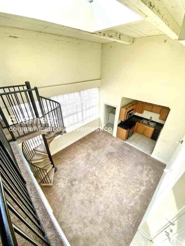 525 E Grace St #401 - Photo 5 of 15