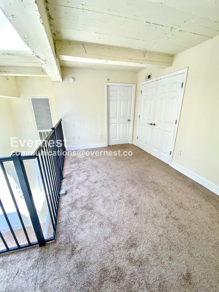 525 E Grace St #401 - Photo 7 of 15