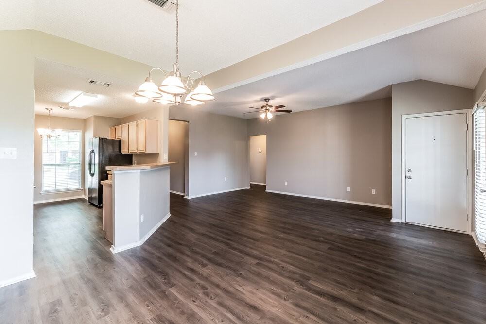 1433 Spicewood Dr - Photo 7 of 16