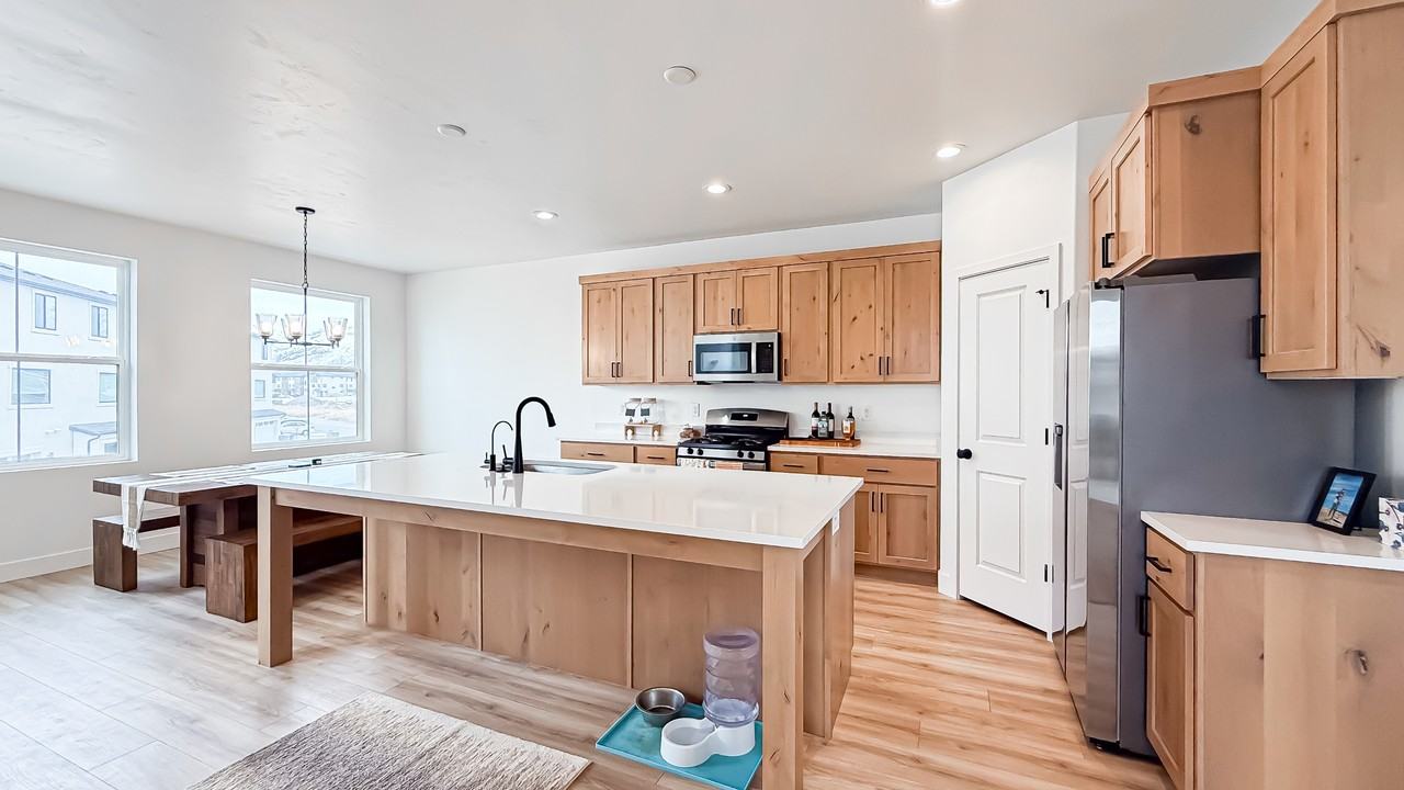 888 Ws - Photo 4 of 10