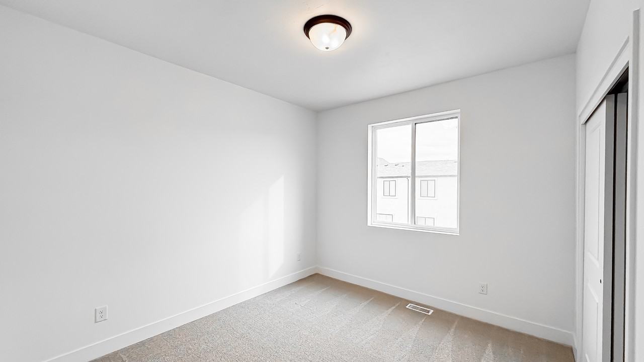 888 Ws - Photo 7 of 10