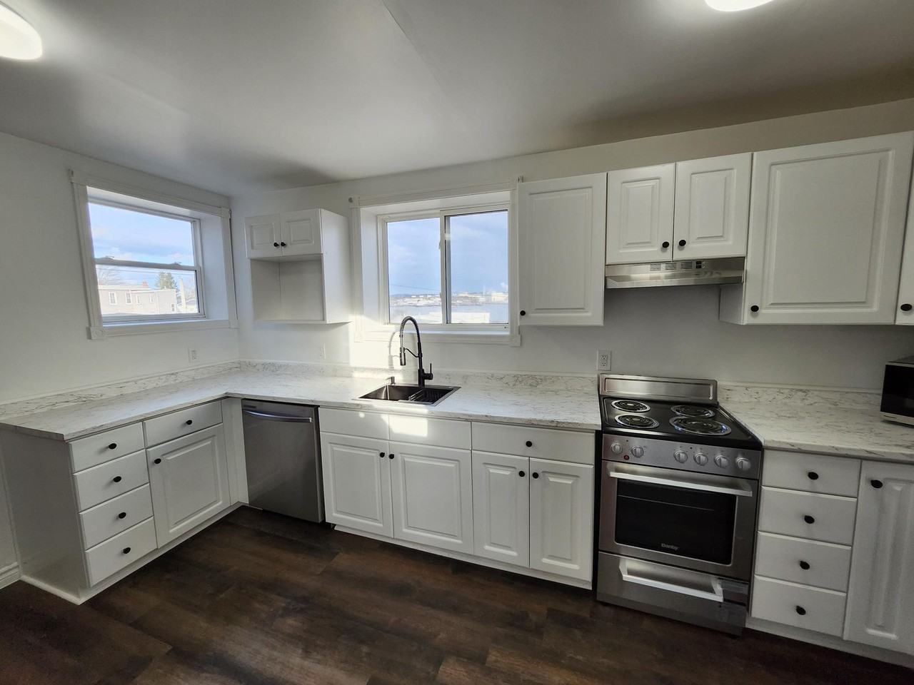 254 Britain St #2 - Photo 5 of 26