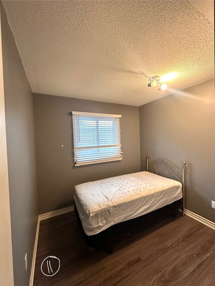 1319 Sandford Street - Photo 3 of 16