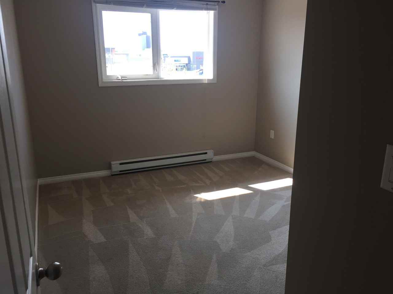 9137 96a Street #4 - Photo 5 of 13