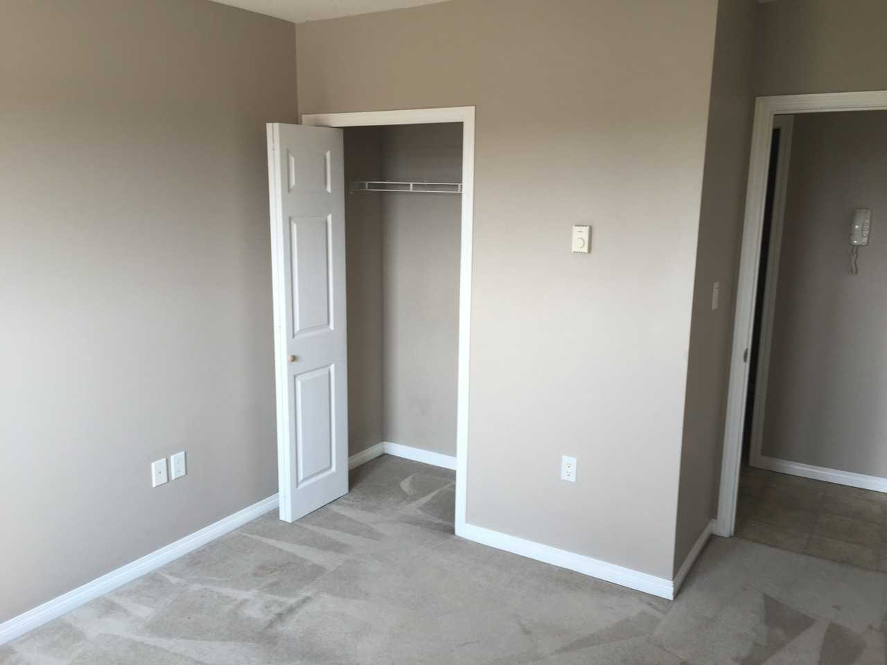 9137 96a Street #4 - Photo 6 of 13