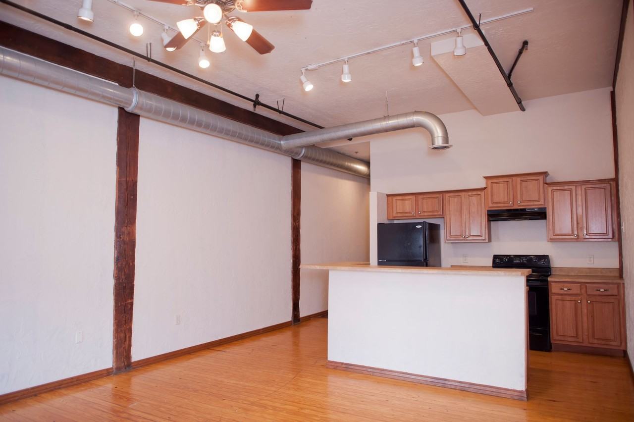 Stove Works Lofts - Photo 4 of 46