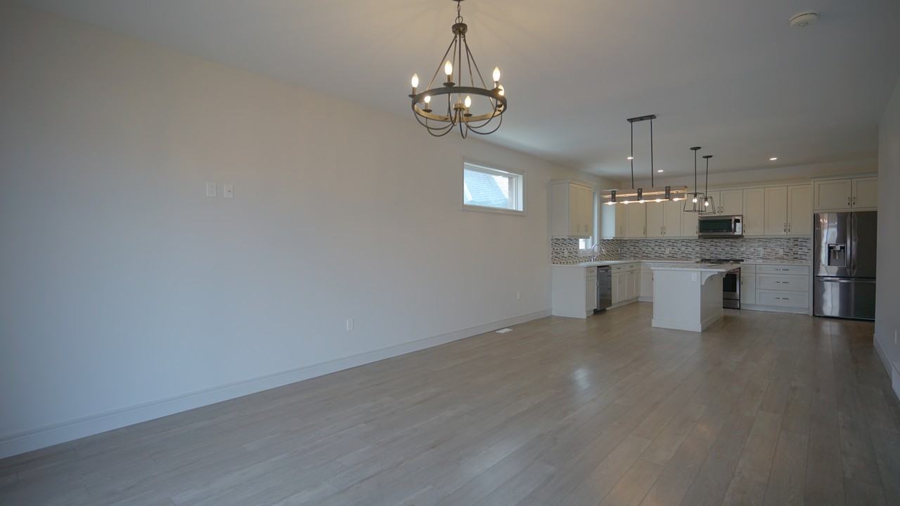 89 Sanders Crescent #FH - Photo 2 of 37