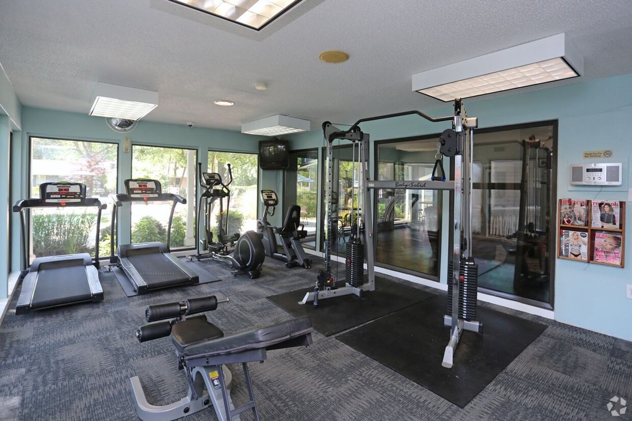 5515 West Market Street - Photo 3 of 18