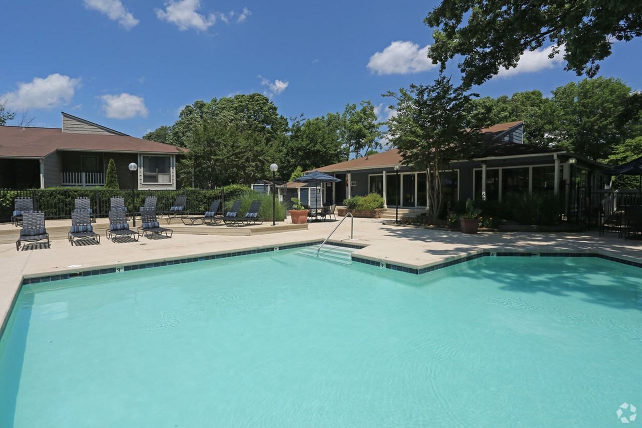 5515 West Market Street - Photo 7 of 18